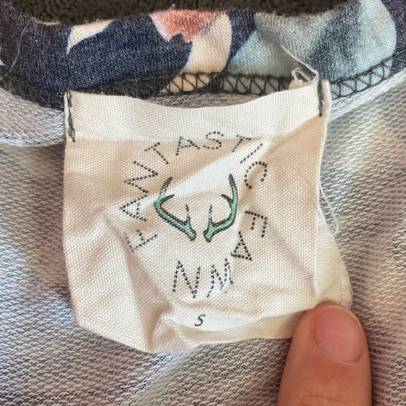 Floral Top - Picture 2 of 3